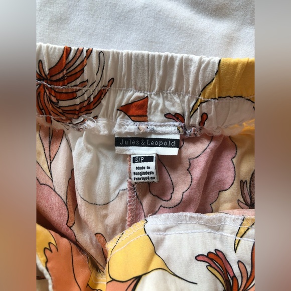 Floral Flowy Pants - Picture 3 of 3